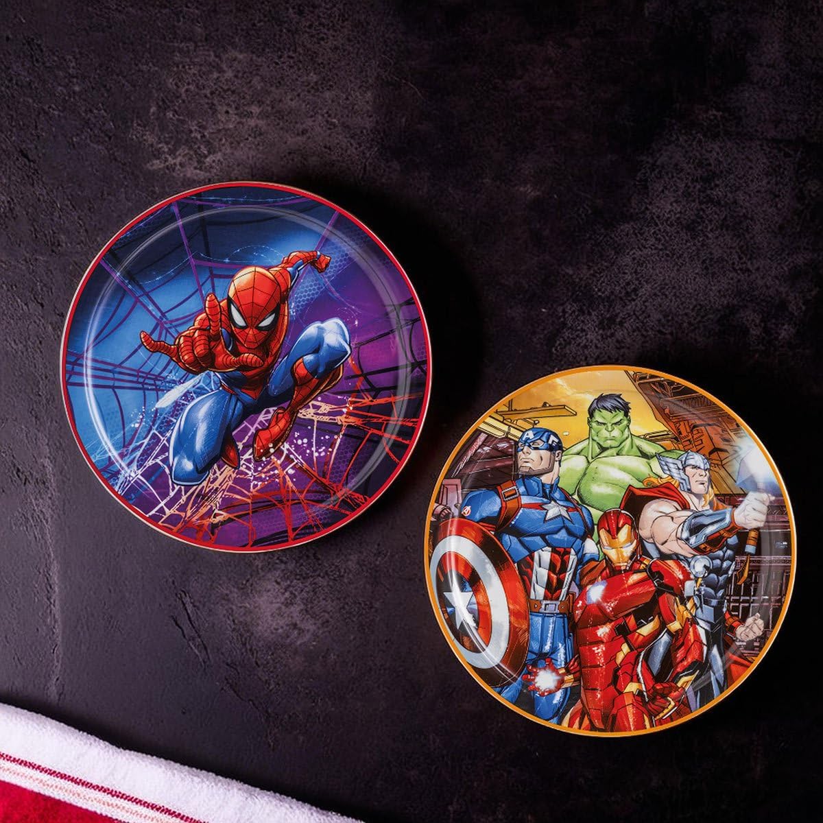 Egan Marvel Spider-Man & Avengers Serving Plate 31 cm - Porcelain Dinner Plate – Superhero Plate for Marvel Fans – Microwave & Dishwasher Safe – Kitchen Collection (SPIDERMAN).